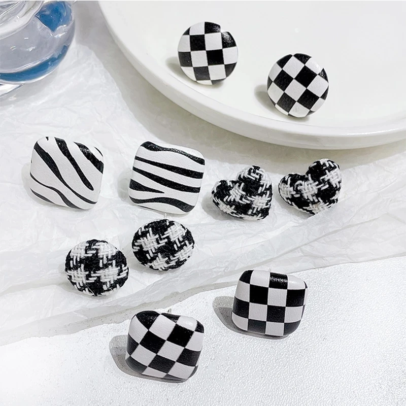 

Earrings Modern Fashion Black and White Zebra Geometric Square Round Earrings Gothic Girls Simple Jewelry Accessories for Woman