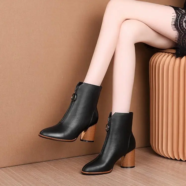 Тонкие Туфли женские ботинки на толстом каблуке с круглым носком короткие