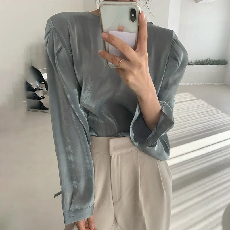 

Women Bottoming Tops Long Sleeve O-neck Loose Solid Color Korean Style Chic Elegant Casual Ladies Blouses Vintage Blusas Mujer