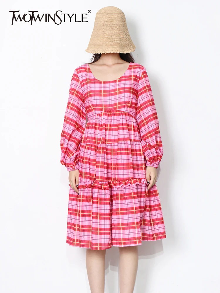 

Женское клетчатое платье TWOTWINSTYLE, Повседневное платье с круглым вырезом и длинными рукавами в Корейском стиле, осенняя одежда