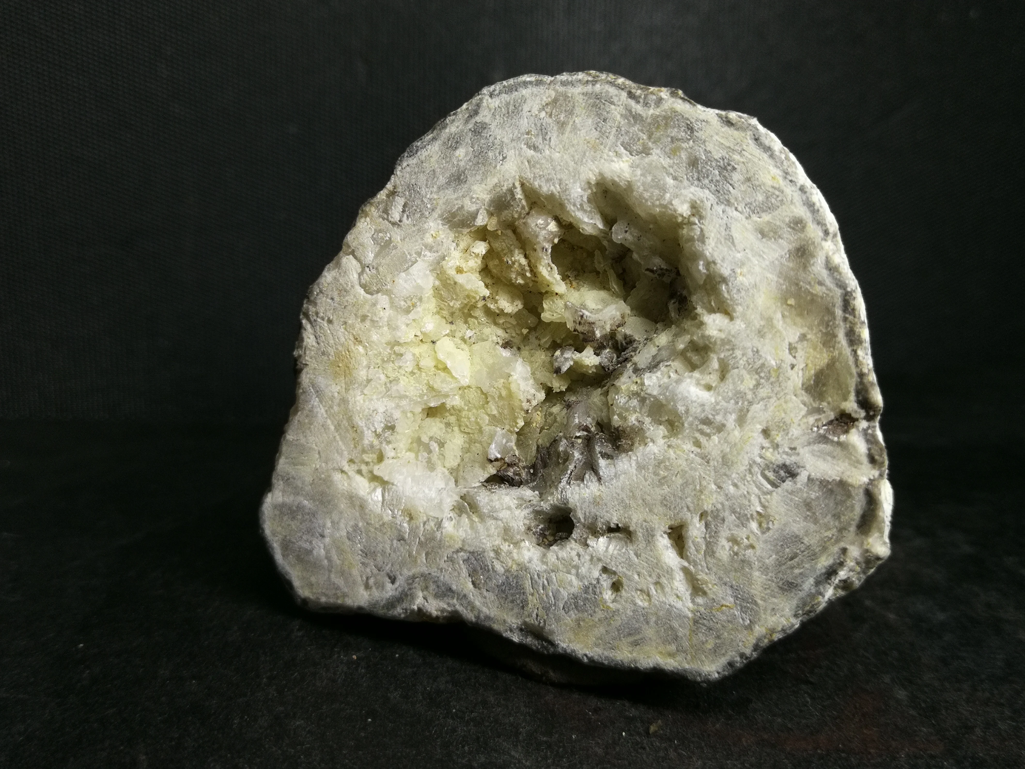 Натуральная желтая кальцит пещера минеральный образец для домашней отделки 105 5 г