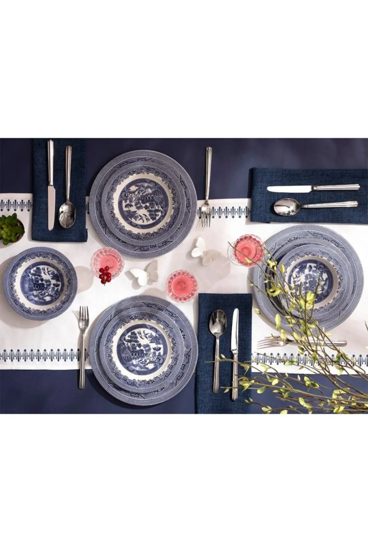 

Blue Royal Porcelain 12 Piece Dinner set 17 cm - 20 cm - 26 cm