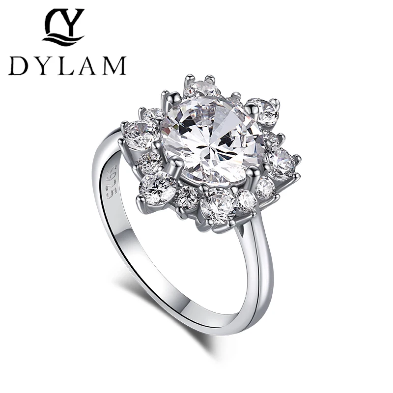 

Женское кольцо с фианитом, из серебра 925 пробы