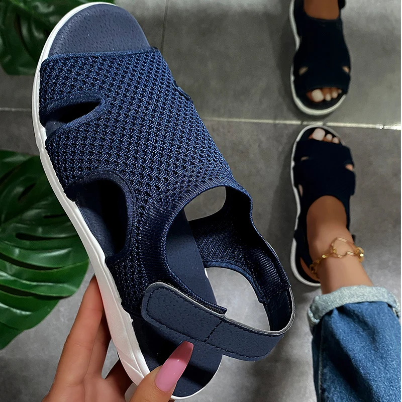 

Сандалии женские спортивные сетчатые, дышащие шлепанцы, плоская подошва, дизайнерская пляжная обувь, большие размеры, весна-осень 2022