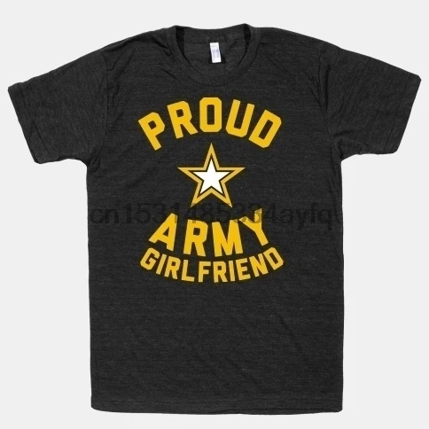 Подарочная футболка с надписью Proud Army Girl (Черная Спортивная мужская футболка) -