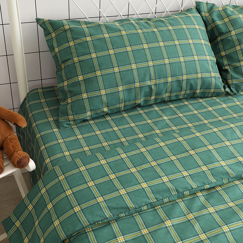 Саржевая хлопчатобумажная ткань в зеленую клетку для двуспальной кровати