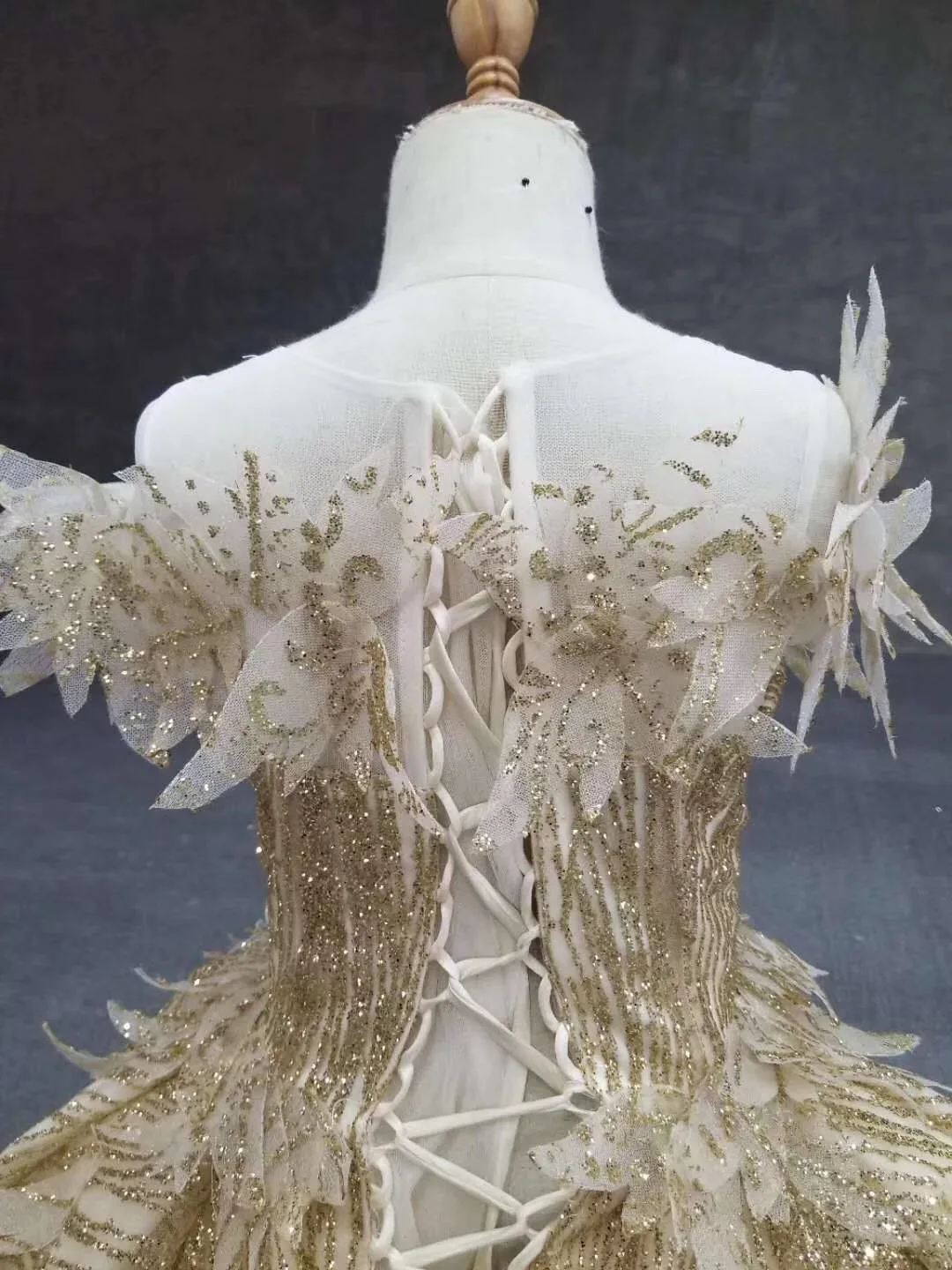 2019 г. Золотое кружевное блестящее платье с цветочным узором для девочек