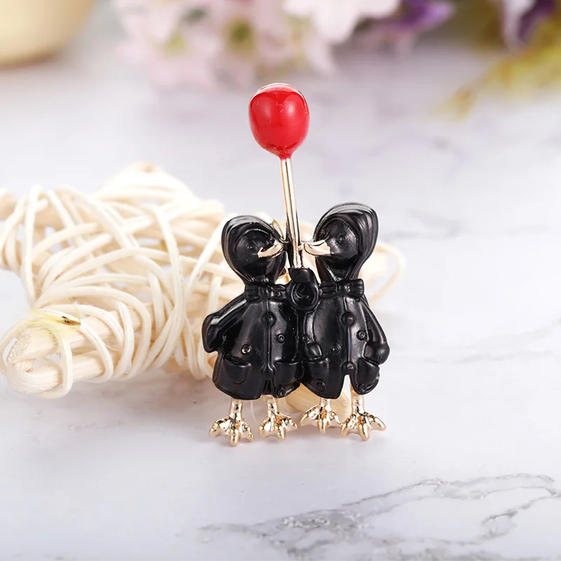 

Blucome Enamel Double Ducks With Balloon Brooches For Women Kid Men Gold Color Animal Couple Wedding Jewelry Banquet Brooch Pins