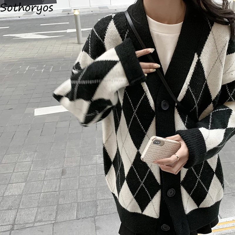 

French Vintage V Neck Cardigan Women Loose Thermal Windproof Casual Tricot Outerwear Argyle Chic Sweaters Cozy Tender Jumpers OL