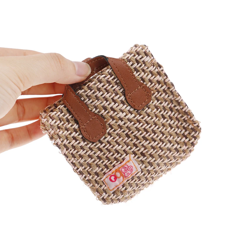 

1PCS Doll Accessories Doll Fashion Weave Handbag Dollhouse Accessories Toys