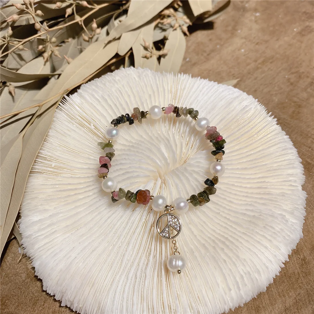 

Mori Style New Fashion Broken Crystal Baroque Freshwater Pearl Bracelet Korean Bohemia Retro Carrying Strap