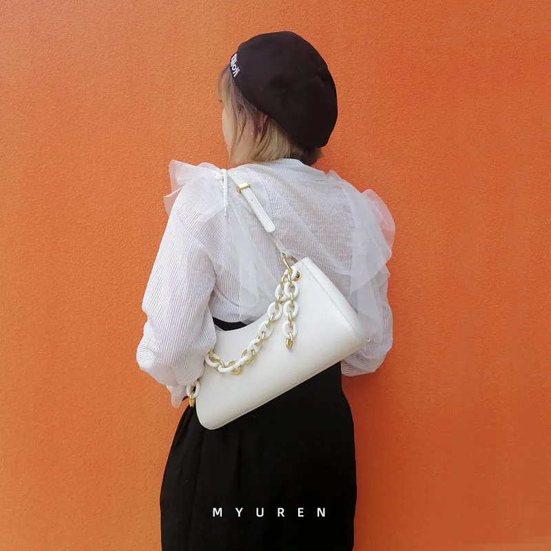

2020 new bag fashion armpit bag chain shoulder bag niche retro baguette