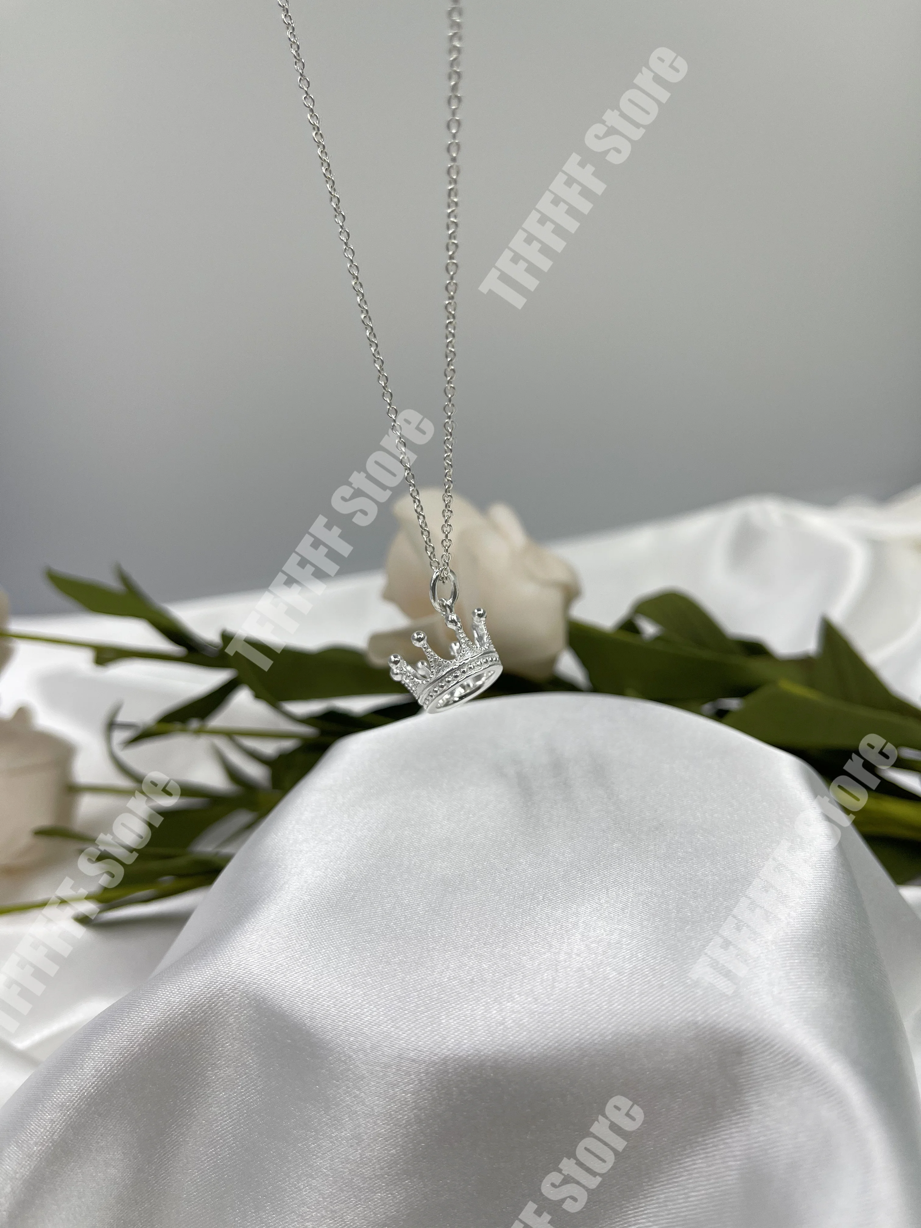 

Women's Necklace 925 out you want classic crown pendant Romantic Princess jewelry for students