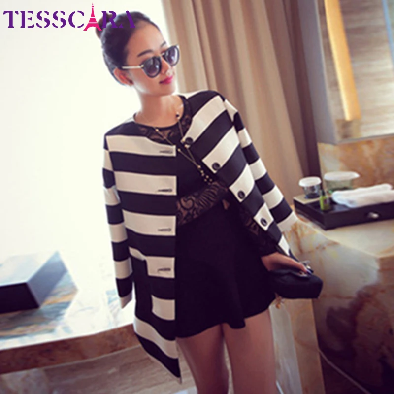 Женская Базовая куртка TESSCARA весенне осенняя приталенная в полоску с принтом