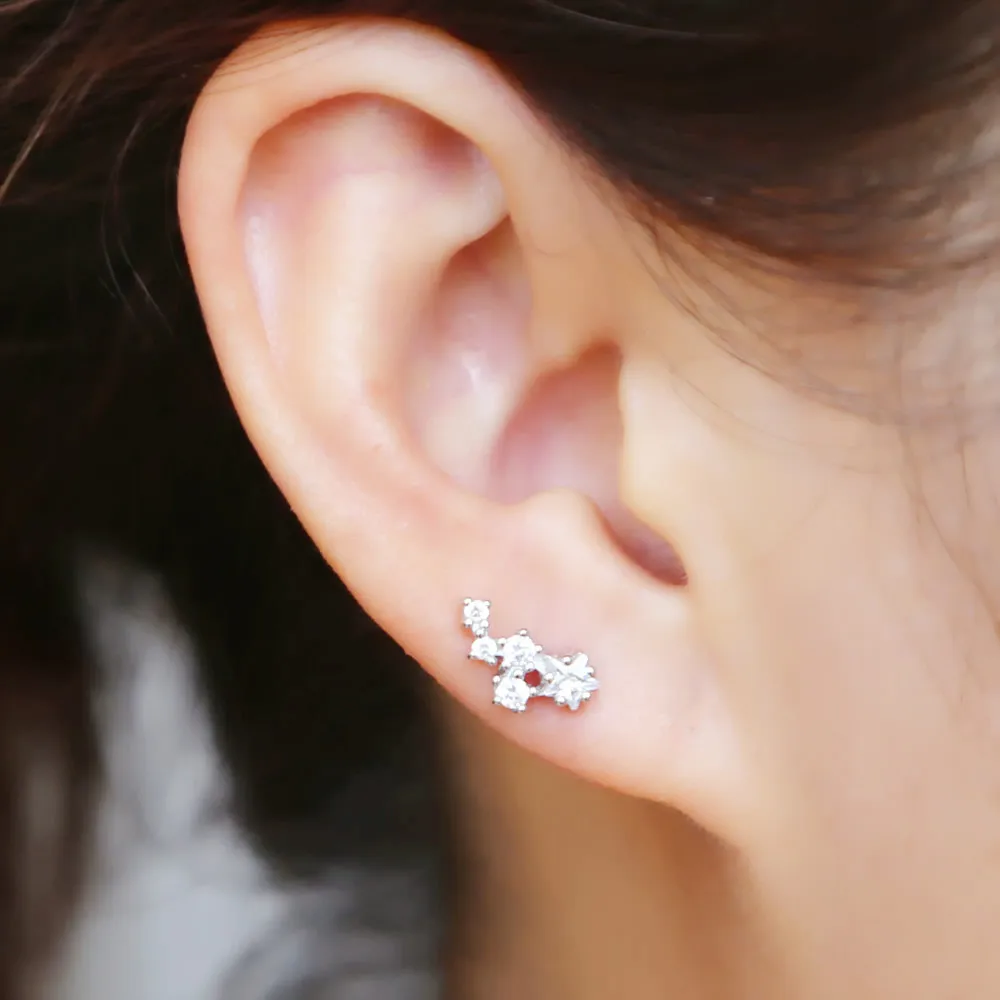 Лидер продаж минималистичные маленькие серьги гвоздики с фианитами на новый год