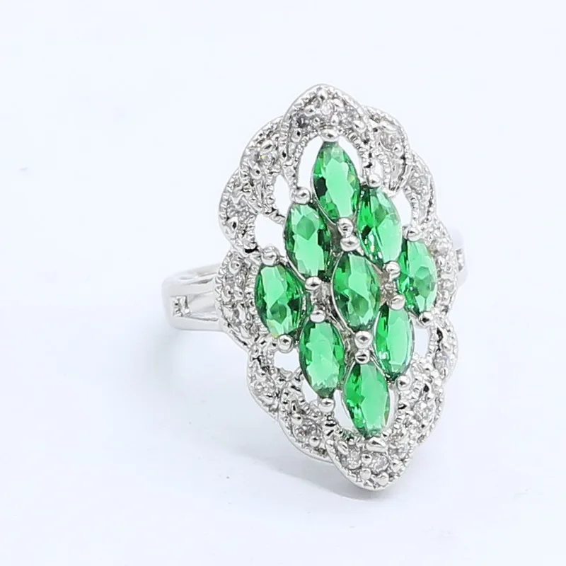 Женское кольцо с зеленым изумрудом серебро 925 пробы подарок на день рождения |