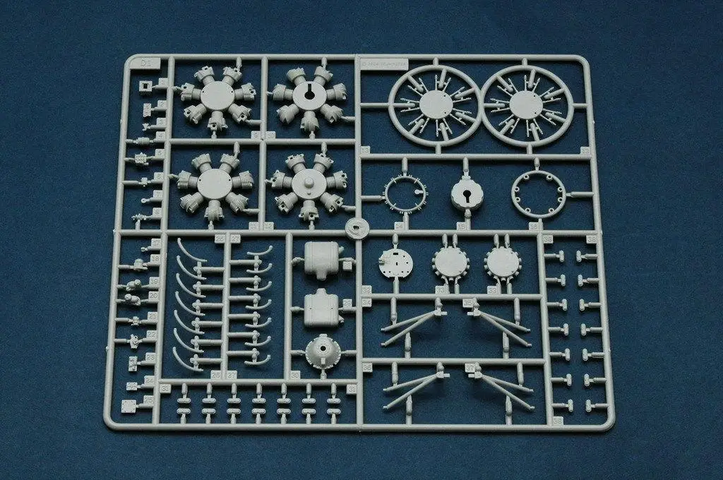 Мститель Trumpeter 1/32 02233 |Наборы для сборки моделей| |