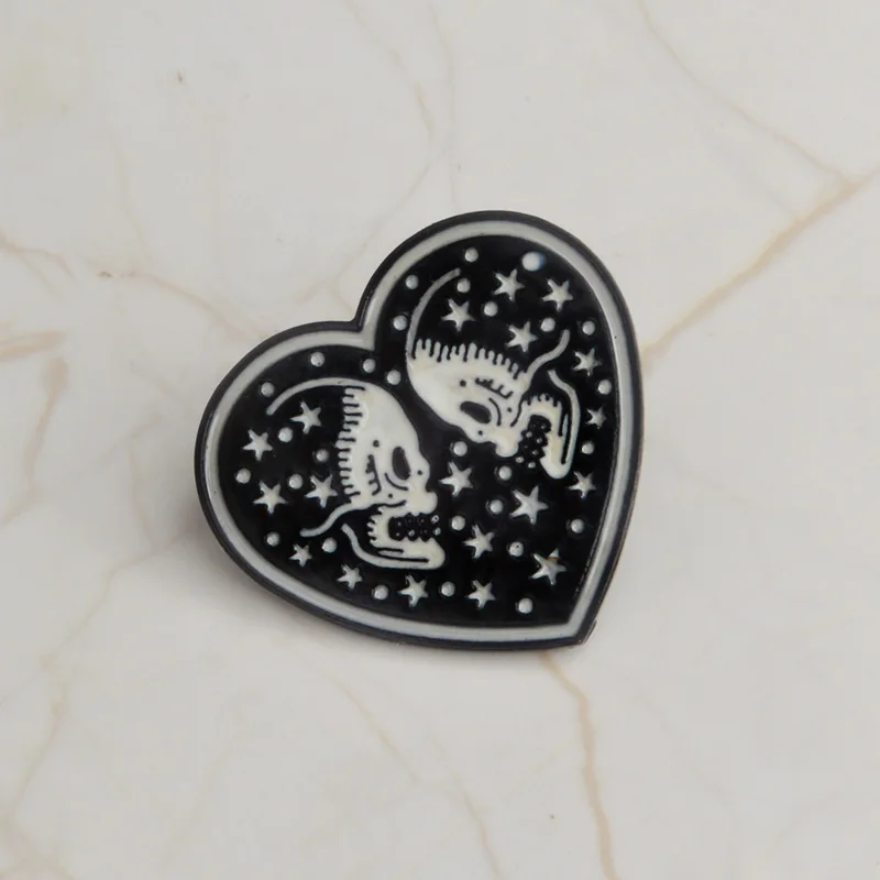 Эмалированная булавка для влюбленных Galaxy Soul Black Heart Skull Couple Punk Skeleton значки сумок