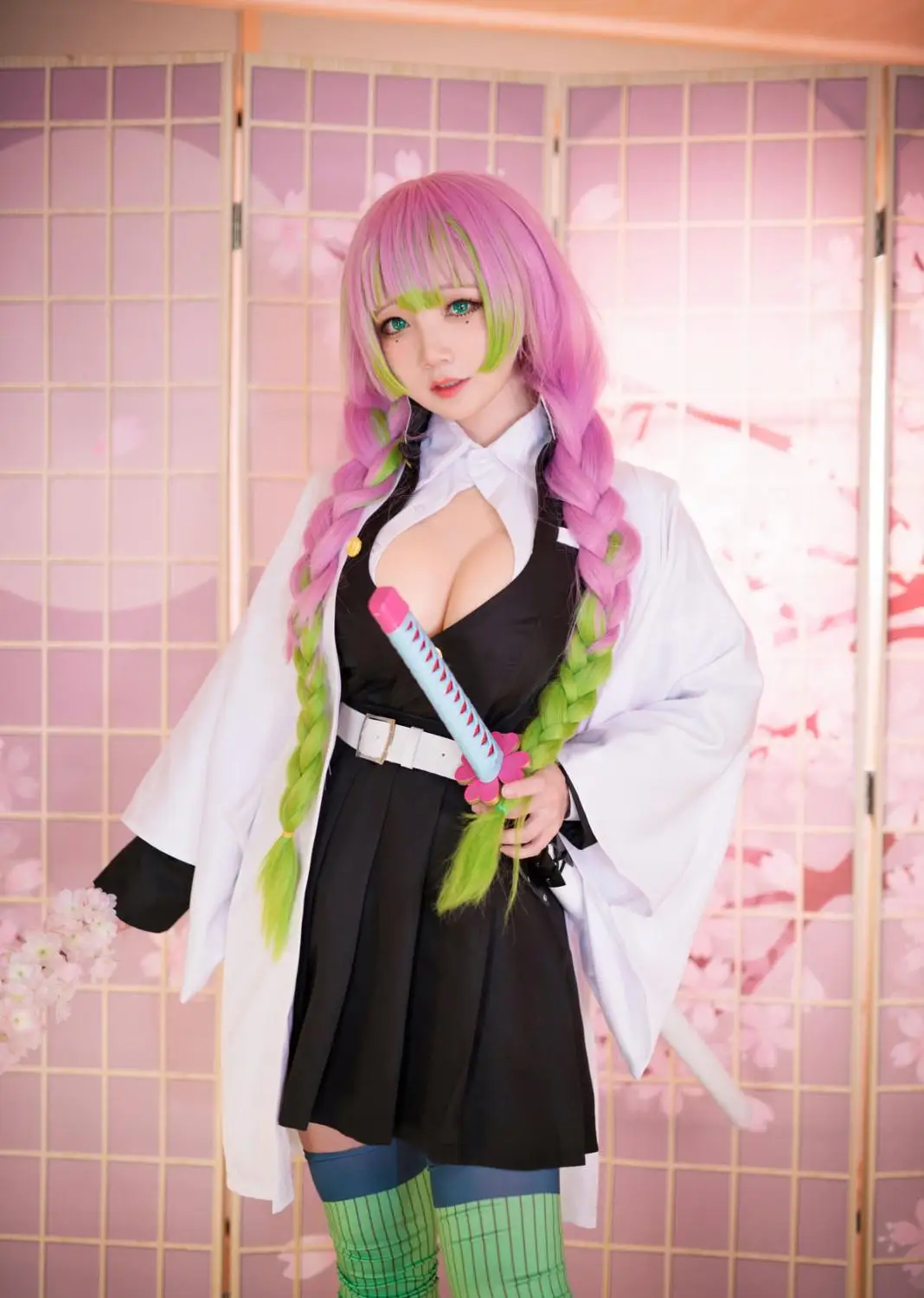 Парик с двойным конским хвостом в стиле аниме Kanroji Mitsuri розовыми искусственными