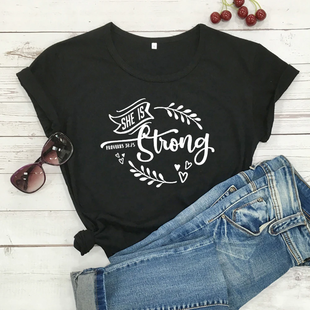 She Is Strong пословицы 31: 25 футболки женские Необычные графические вдохновляющие Христианские Футболки женские модные церковные Библейские стихи футболки