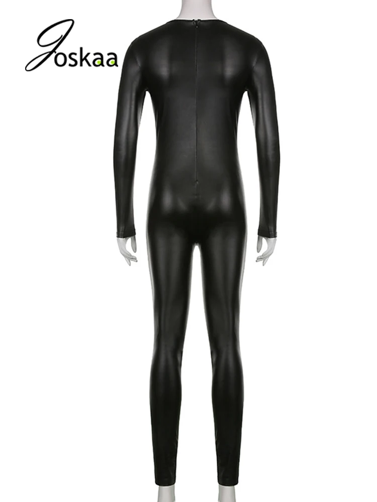 Женский комбинезон на молнии Joskaa черный из искусственной кожи с v-образным