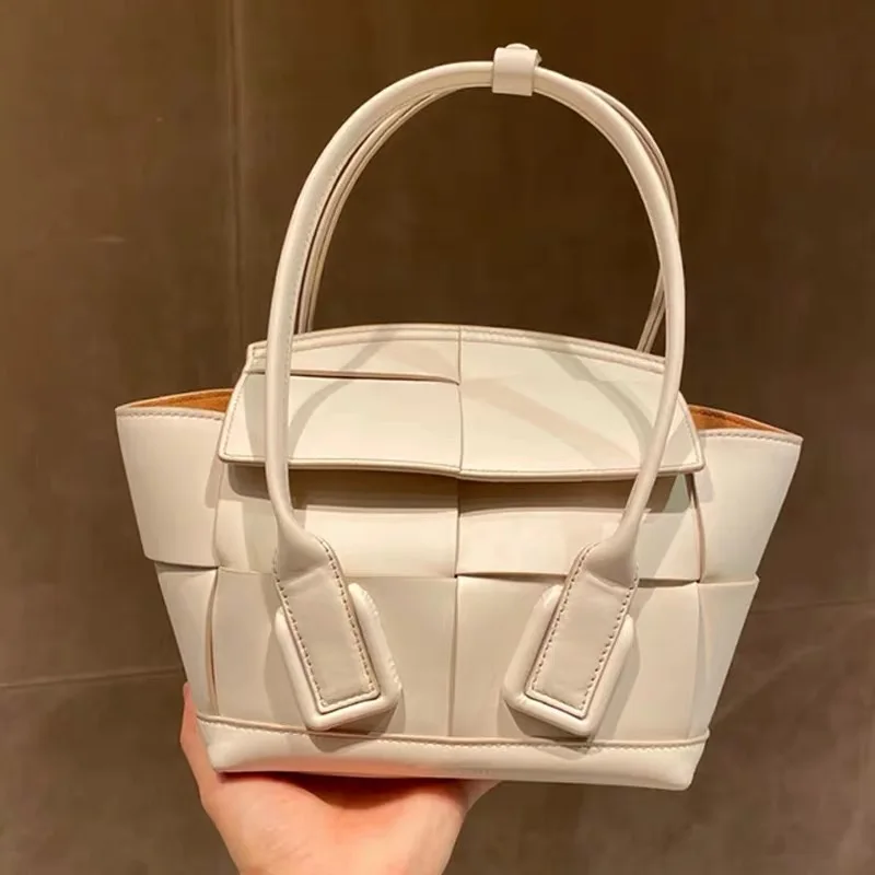 Женская сумочка из натуральной кожи с изогнутой ручкой|Сумки ручками| |