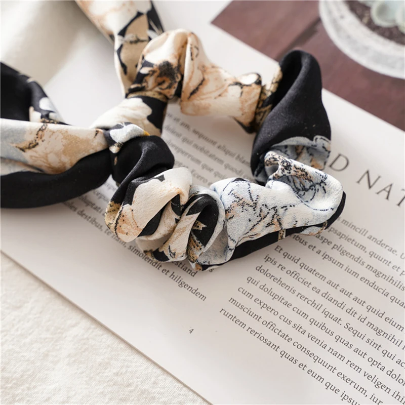 

Large floral hair band hair ring triangle streamer large intestine ring head jewelry women's wild ponytail cloth ring 2021 new