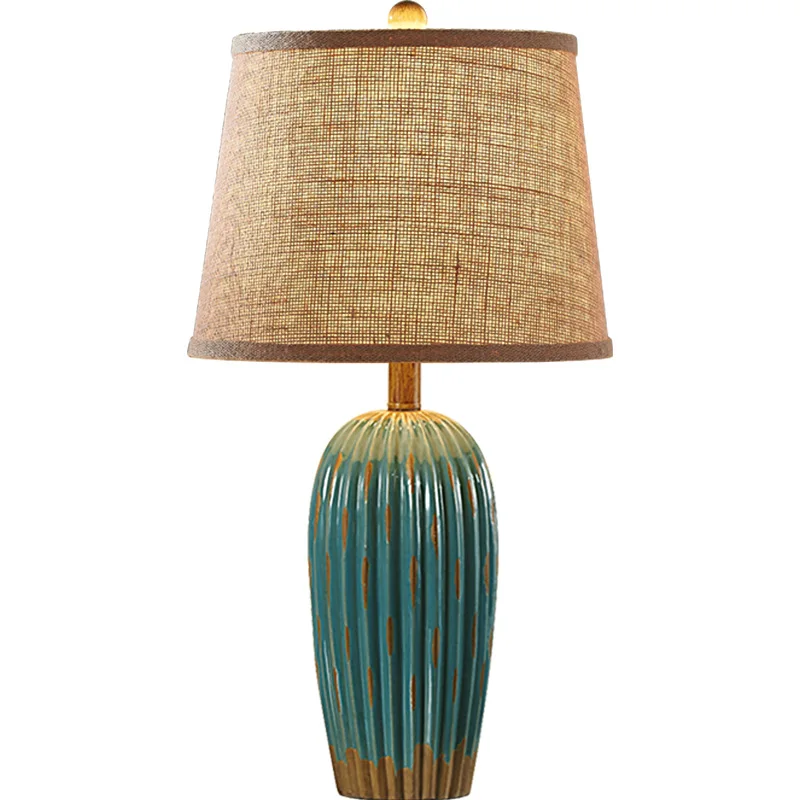 

American Retro Table Lamp Bedroom Bedside Lamp European Porcelain Minimalist Modern Living Room Nordic Wedding Room Decoration