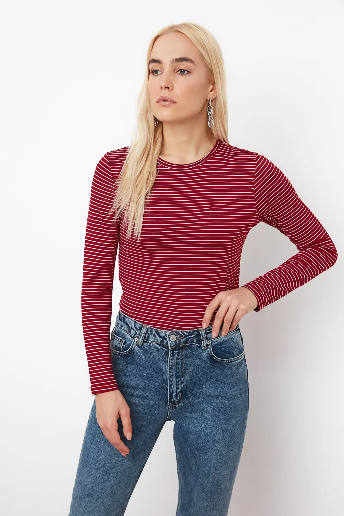 Трикотажная футболка в красную полоску TWOAW20TS0097 | Женская одежда
