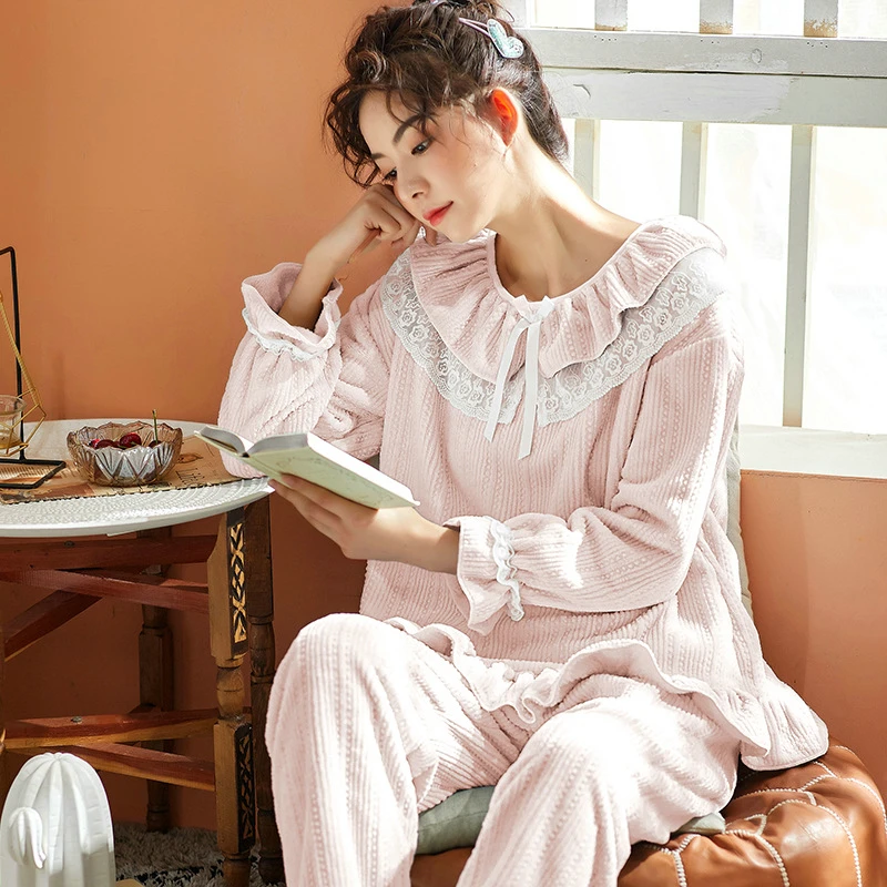 

Autumn and winter comfortable ladies pajamas palace style retro fashion long sleeve two-piece home service suit JJF0187
