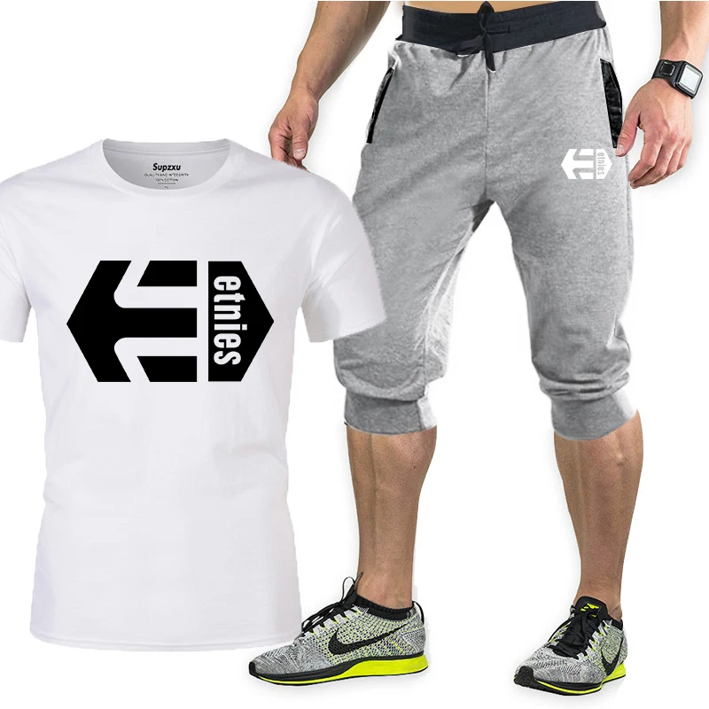 

2021 men's jogging suit summer men's sportswear printing two-piece suit 2021 summer men's sportswear suit T-shirt + shorts cloth