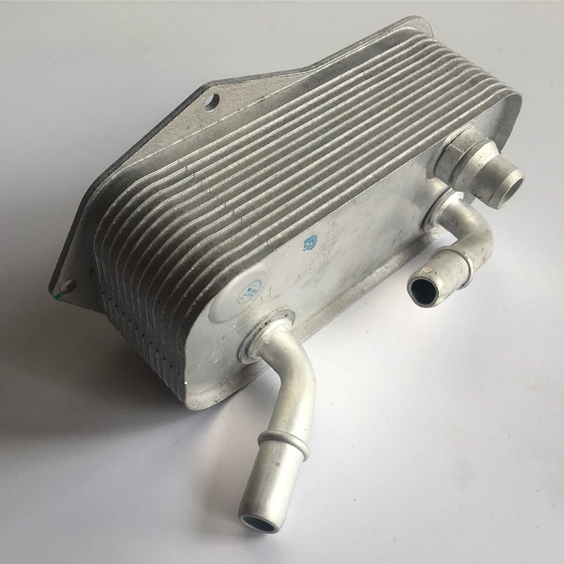 Новый масляный радиатор трансмиссии с базой для BMW 1 серии 3 X1 17217551647 17 21 7 551 647 |