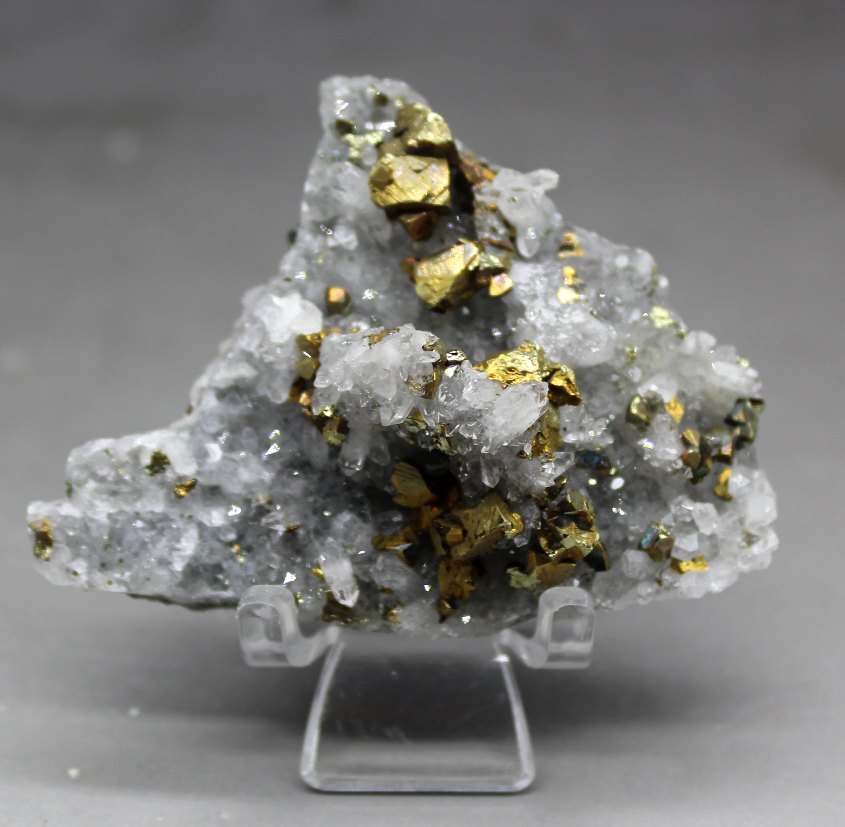 42 г натуральный Блестящий chalcopyrite и кристаллический симбиотический минеральный