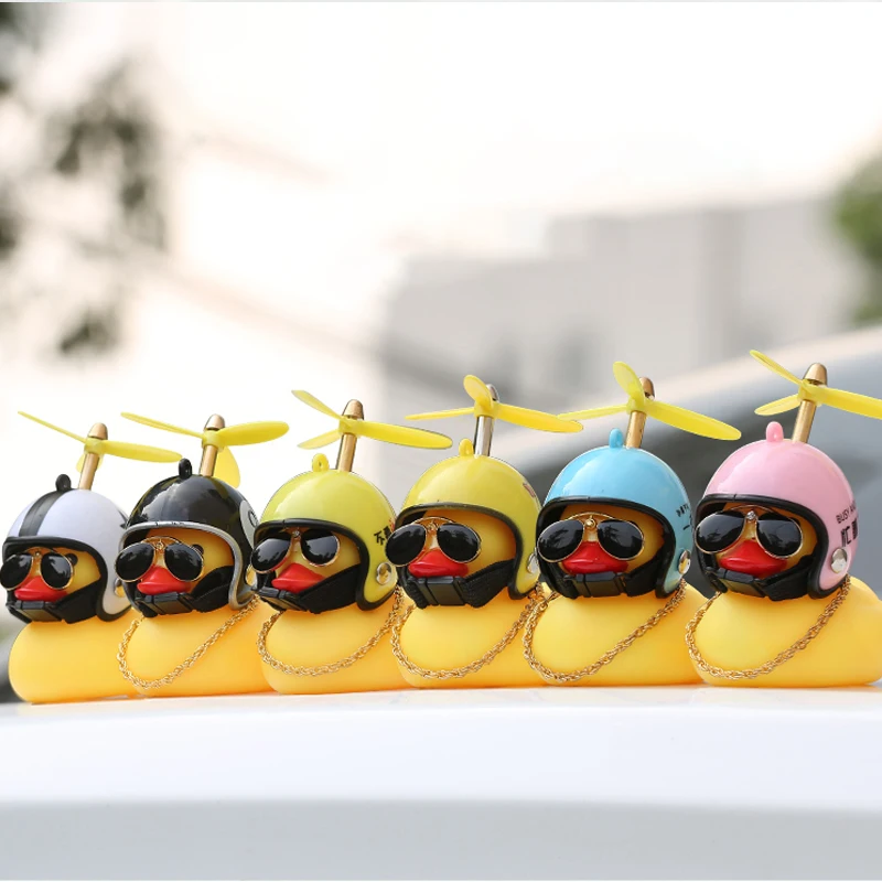 Украшение для автомобиля резиновая утка с пропеллером в шлеме | Автомобили и