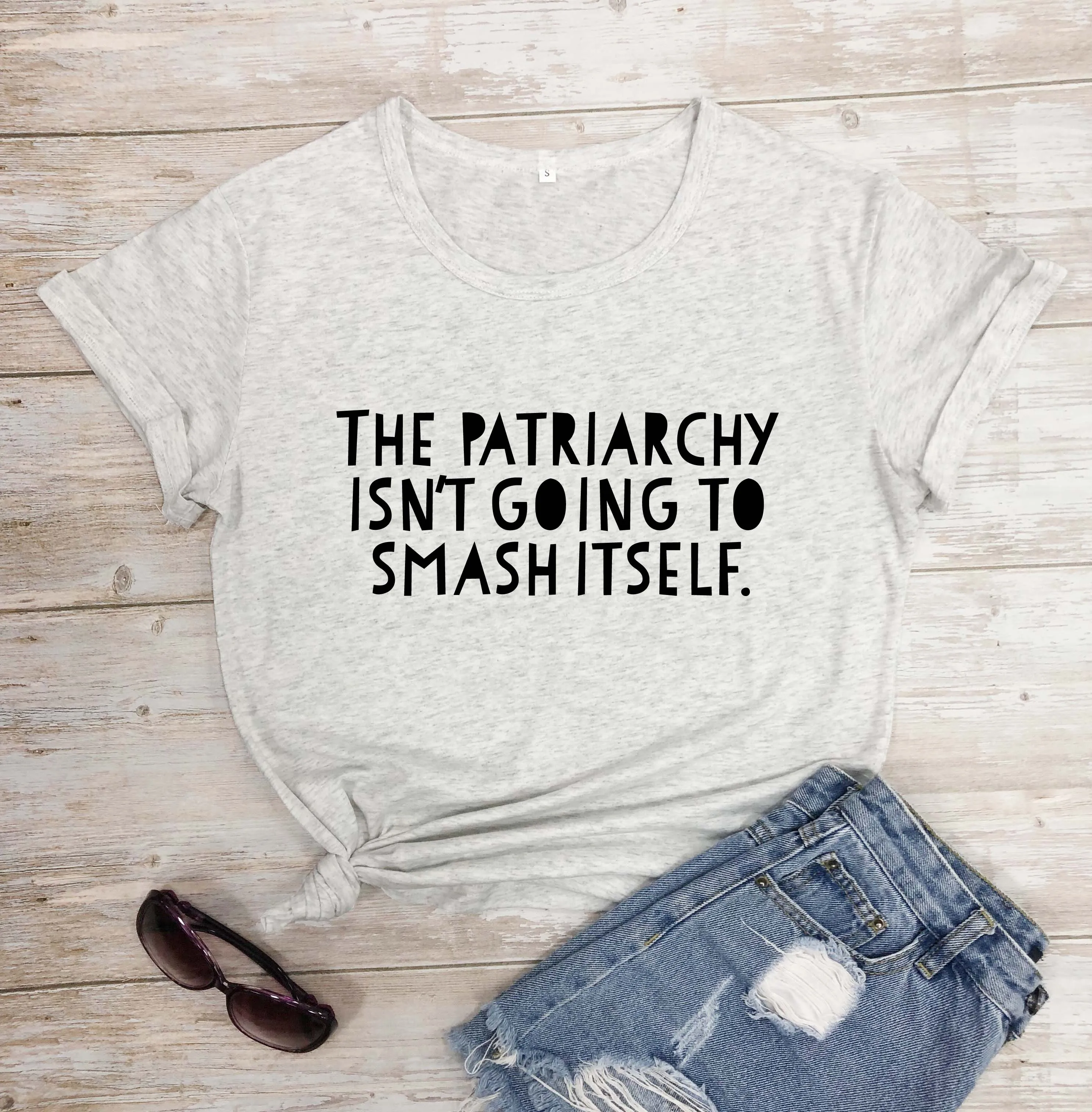 Летняя футболка с надписью патриармия не собирается разбить себя буквенный