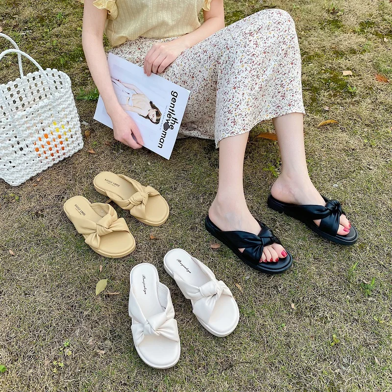 

Shoes Womens Slippers Outdoor Shallow Slides Low Fashion Lady Pantofle Luxury Girl 2021 Soft Flat Rubber Basic PU Shallow Flat S