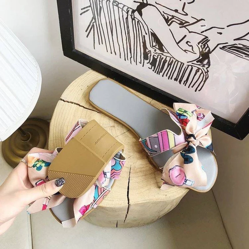 Сланцы женские пляжные шлепанцы на плоской подошве с большим бантом модные