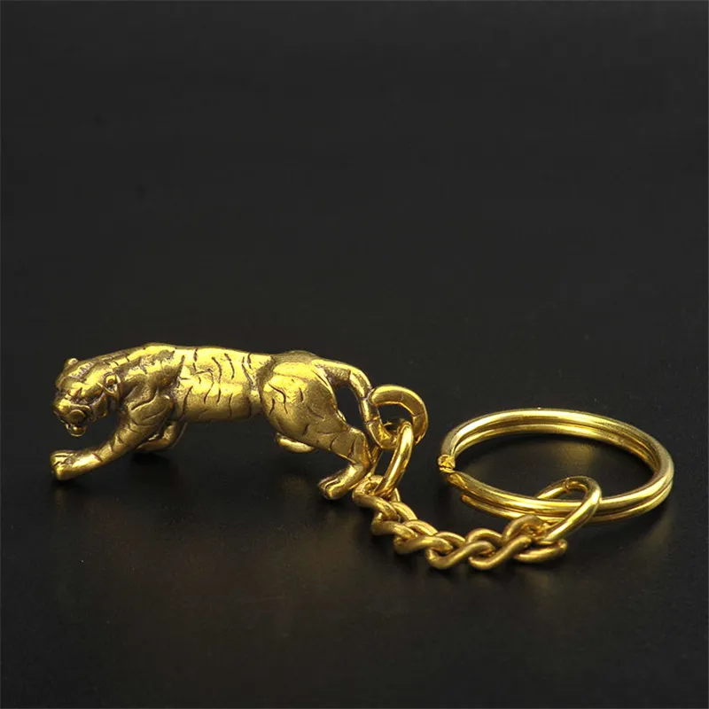 Брелок короля из чистой меди с тигром Подвески ручной работы латуни для