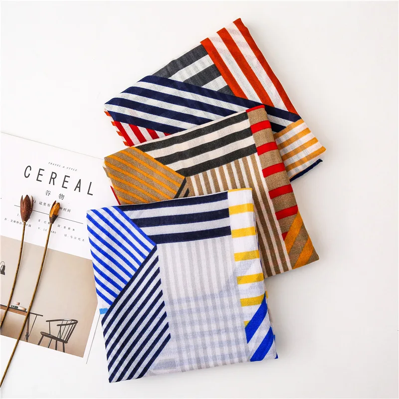 

Модный женский шарф Корейский весенний и осенний красный и синий контрастный геометрический узор хлопковая льняная шаль всесезонный для п...