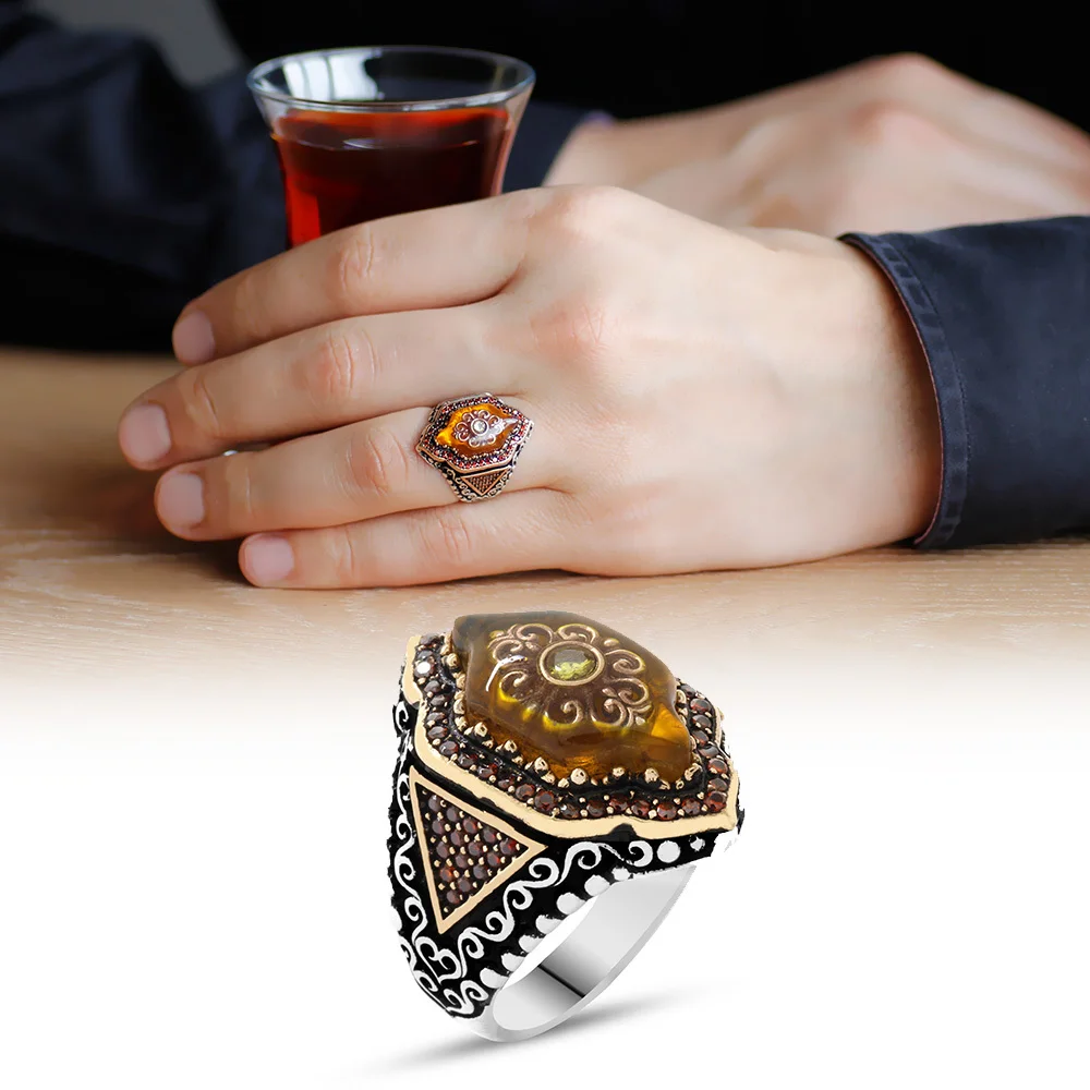 

Желто-янтарный İçine мужское кольцо с вышивкой в виде коврового узора шестиугольной формы