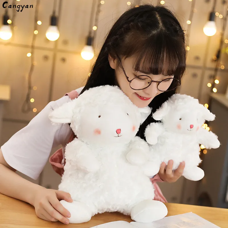 Завиток белая мягкая милая маленькая Сидящая овечья кукла Вибрирующая плюшевая