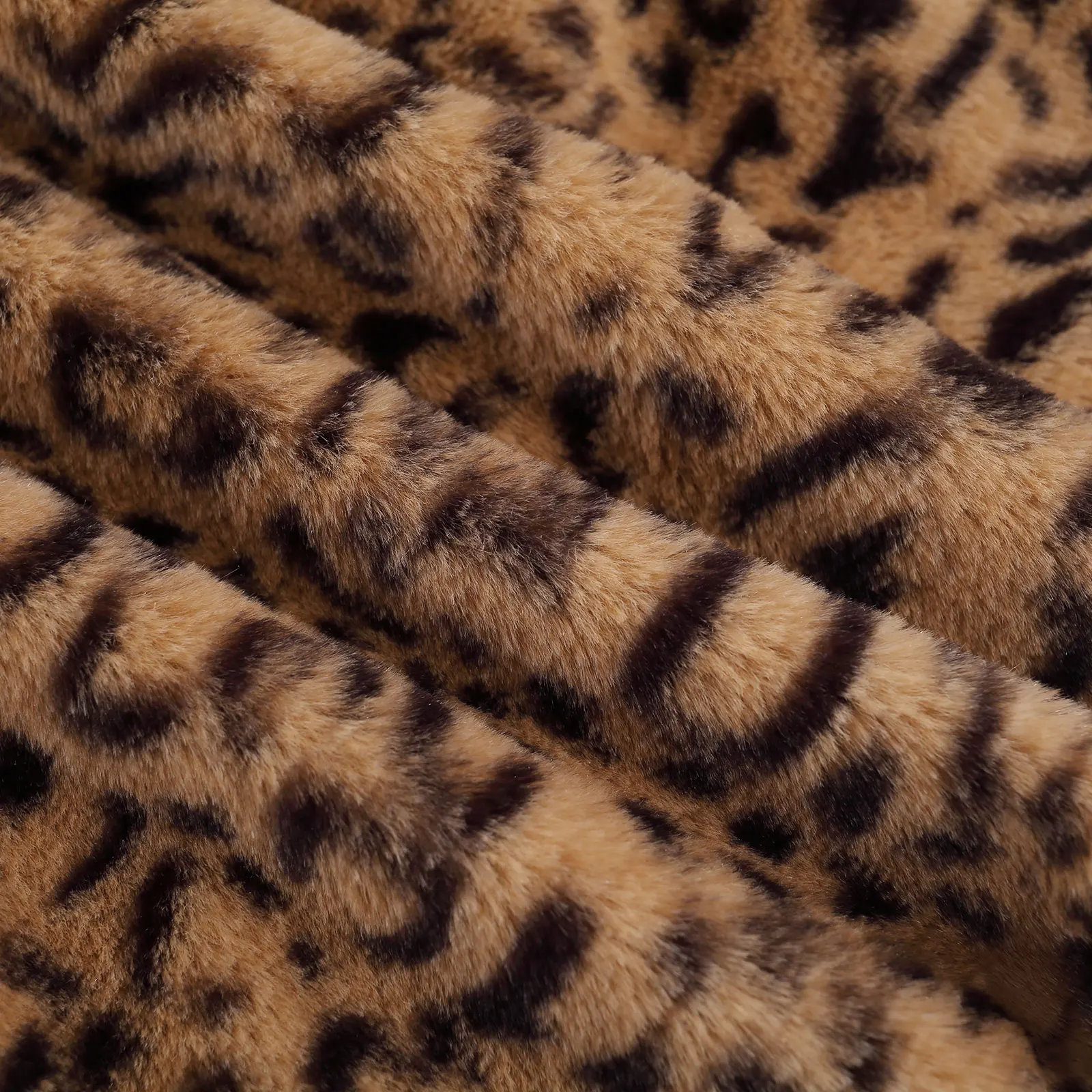 

Hoodies & Sweatshirts