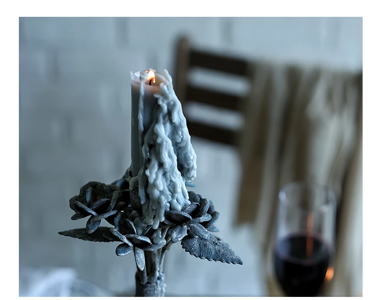 

Creative Candle Holders Vintage Wrought Iron Ornament Rose European Candlestick Dinner Centerpiece Portavelas Table Decor ED50ZT