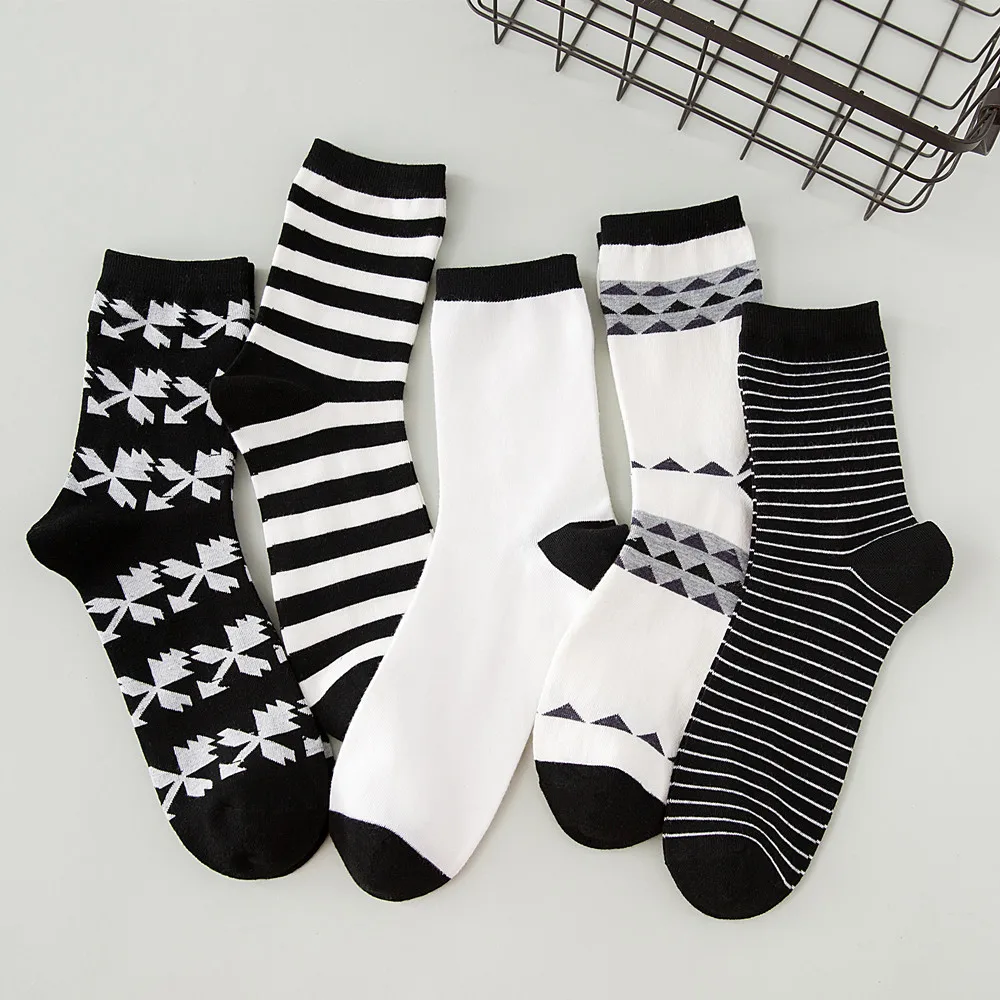 

Japanese Lattice & Vertical Stripes Harajuku Men Fashion Causal Socks Autumn Winter Classic Black & White Socks skarpetki