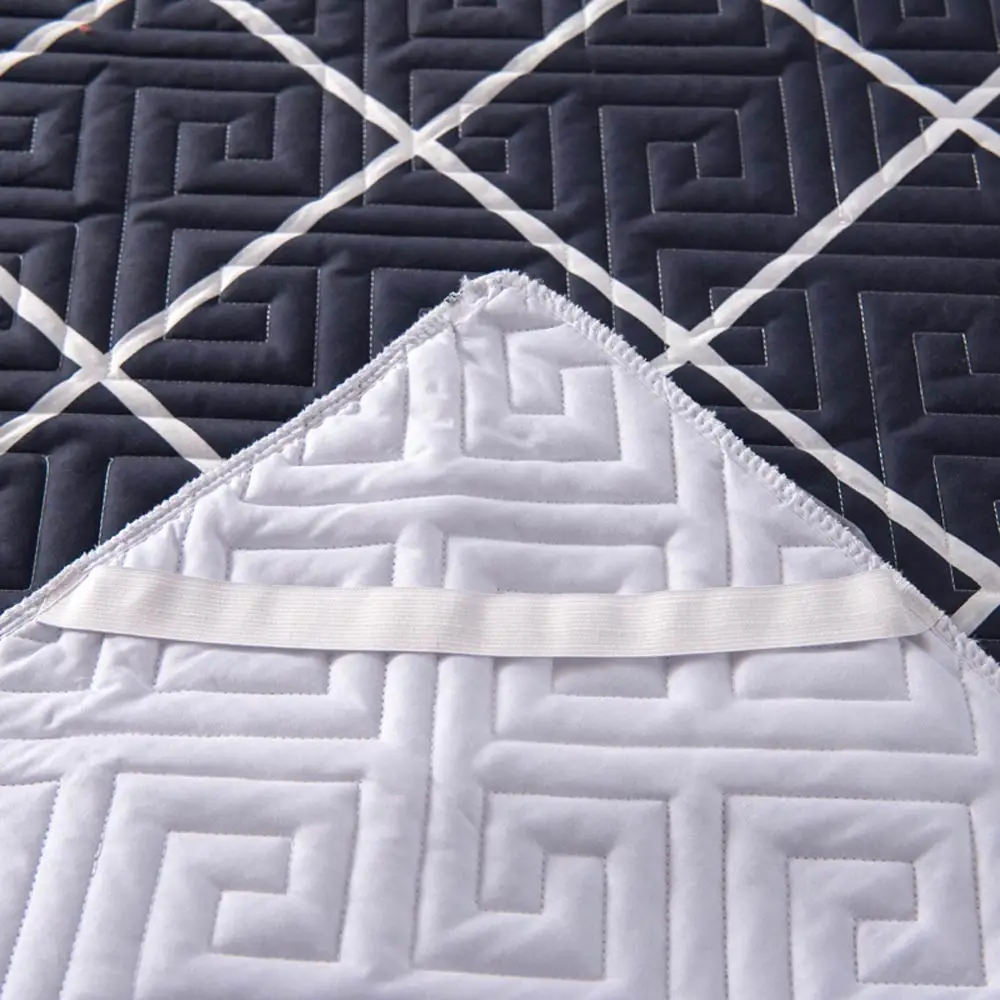 

Svetanya quilted Bedskirt print Mattress Protector Sheets