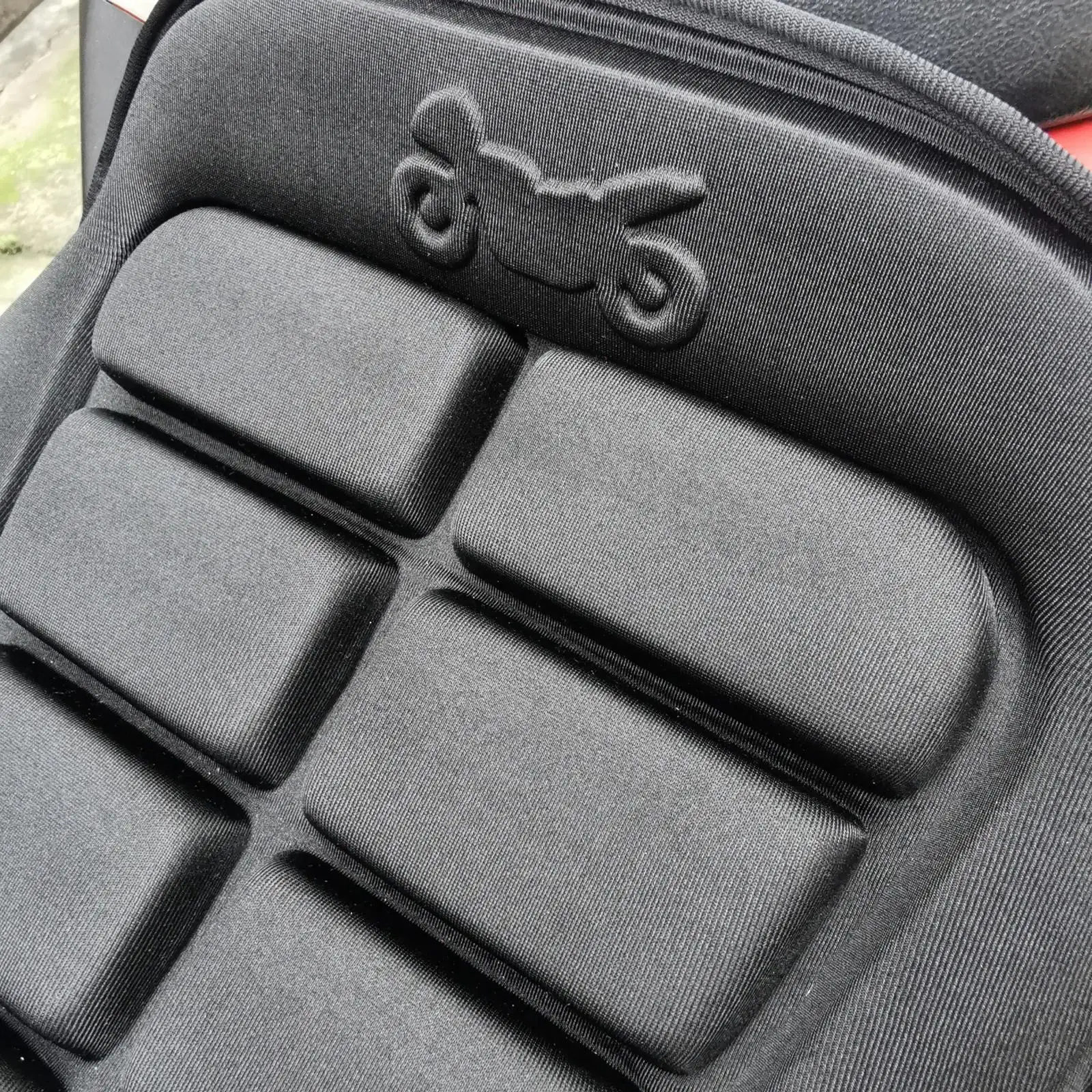 Воздушная подушка регулируемая на сиденье мотоцикла охлаждающая для езды