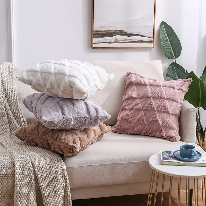 

LuanQI Luxury Velvet Pillow Case 45X45 cm Home Decor Plush Solid Color Triangle Cushion Cover Living Room Bedroom Sofa Decor