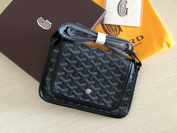

Fashion trend high-end luxury exquisite shoulder bag casual fashion three-layer bag letter printing envelope bag small bag