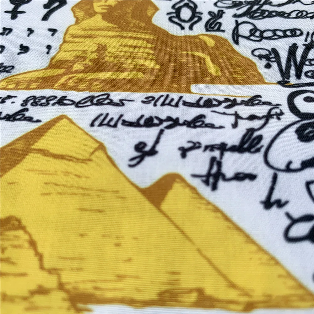 Пирамида газеты на Африканском египетском языке цифровая печать полиэфирная