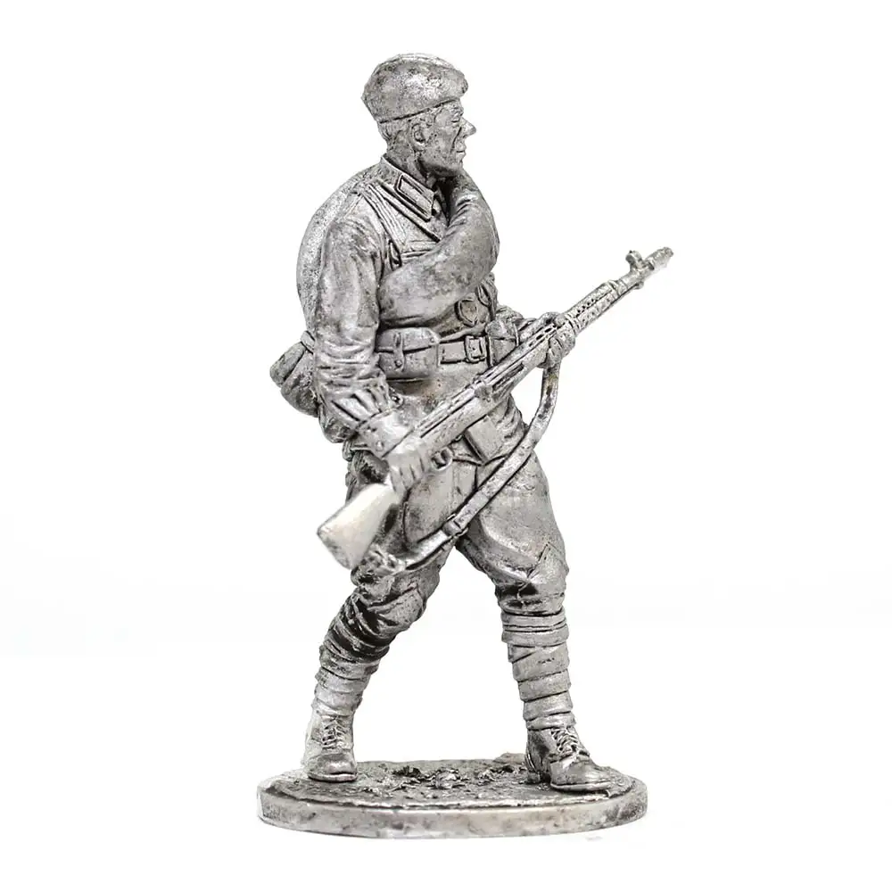 Оловянный солдатик фигурка. Оловянные фигурки. Статуэтки солдатиков. Фигурки солдатиков. Металлические солдатики.